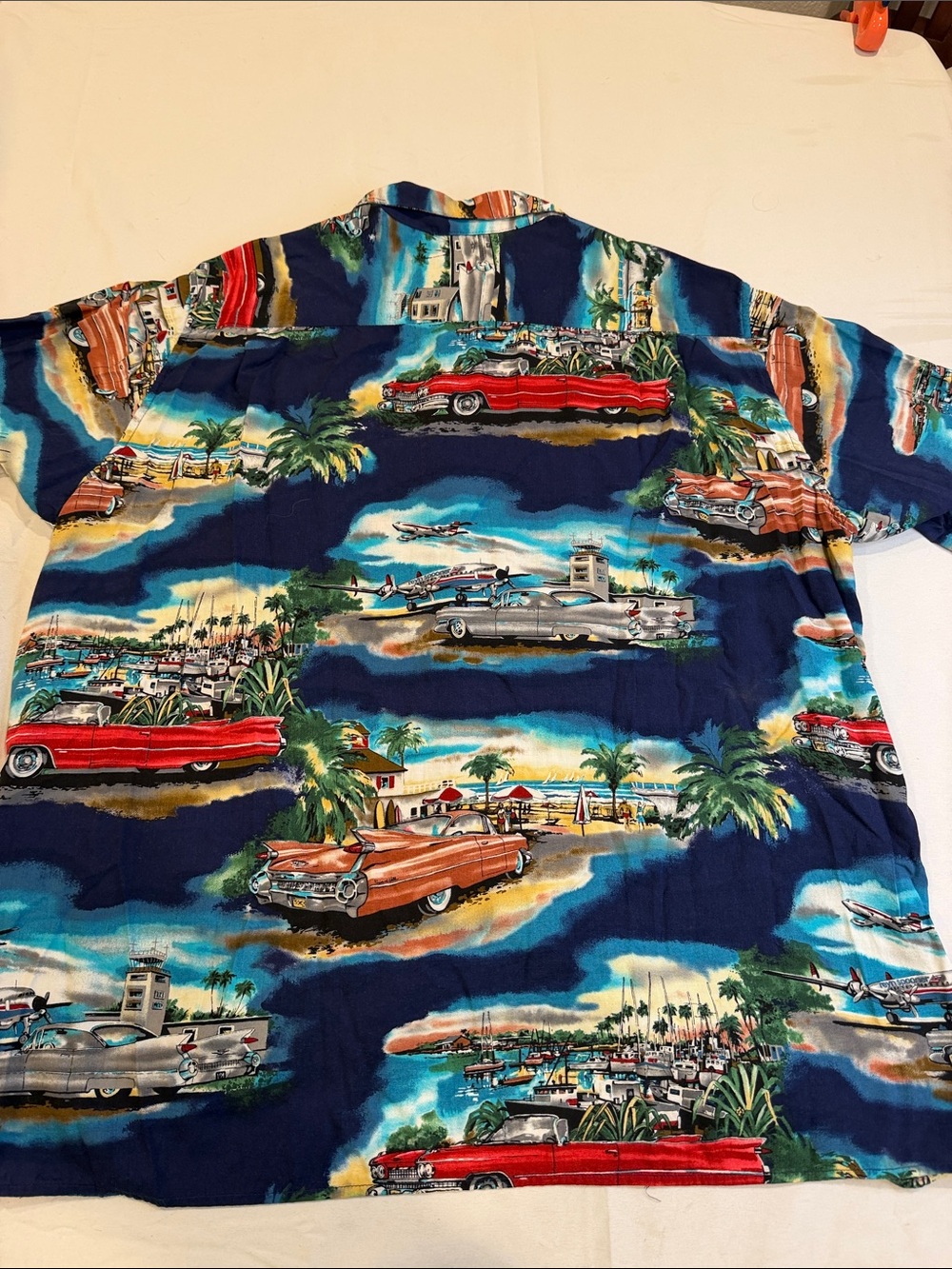 28261003 Vintage Reyn Spooner Ford Thunderbird Hawaiian XL American Classics Car